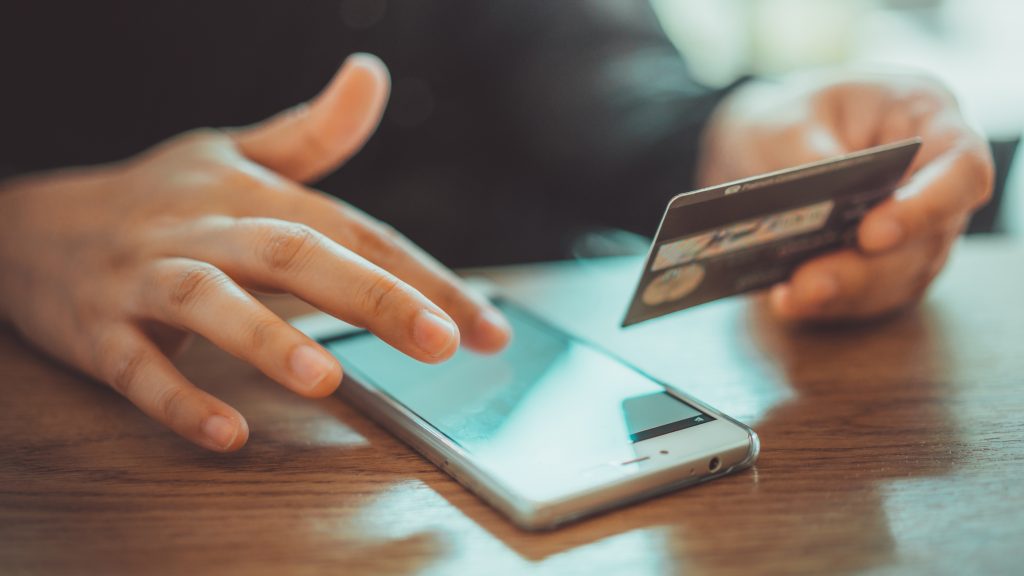 Du kan försäkra dig mot bedrägerier online